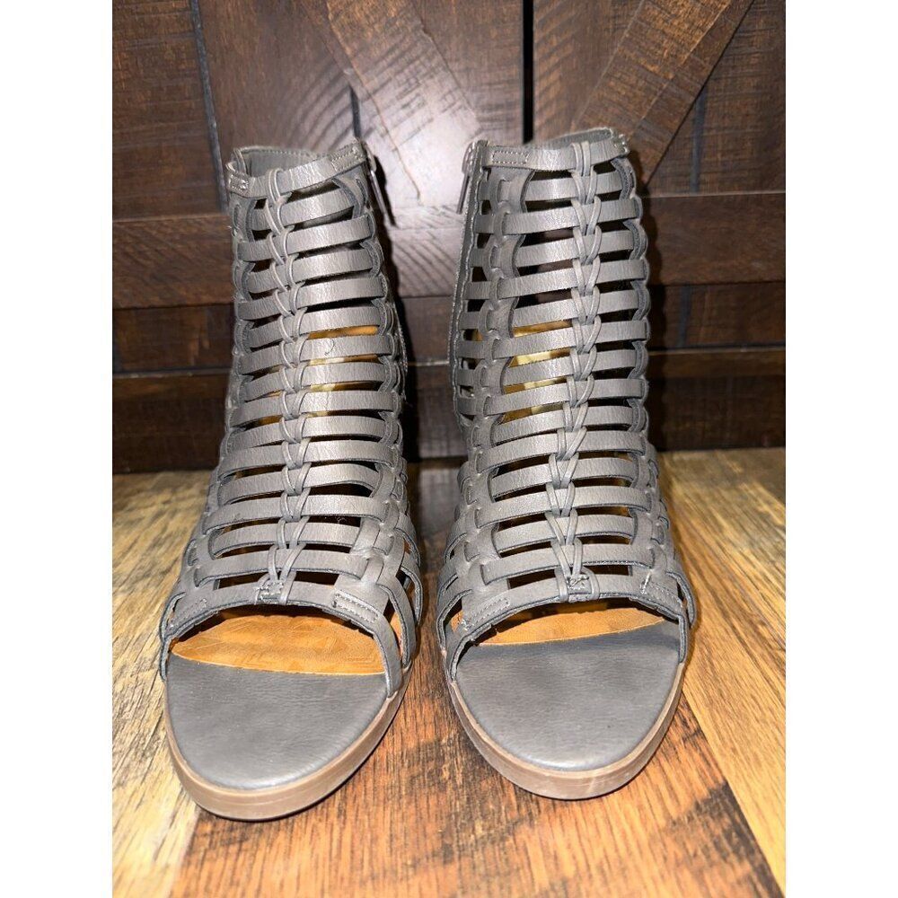 Sugar Vivid Peep Toe Side Cut outs Heeled Sandal‎ Size 8 - Picture 5 of 10